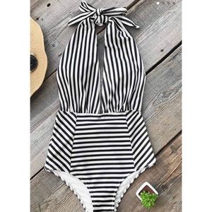 Cupshe Stripe One-piece Swimsuit